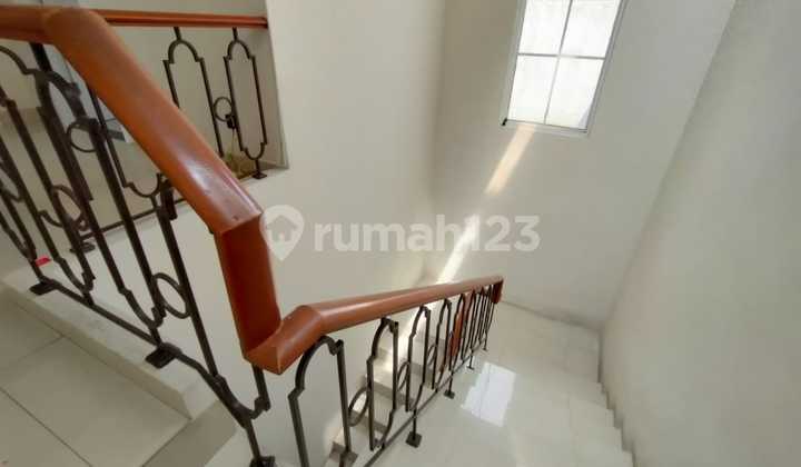 Dijual rumah terawat rapih bersih Demaja BSD City 2