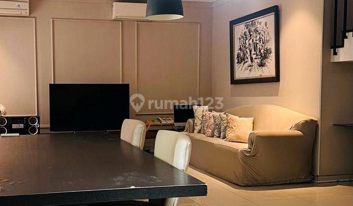 Rumah Semi furnished Virginia lagoon Golf & elite area BSD city
 1