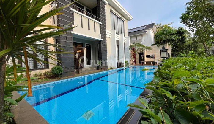 Dijual Rumah mewah sultan Rapih Siap Huni di The Green BSD 
ada kolam renang 1