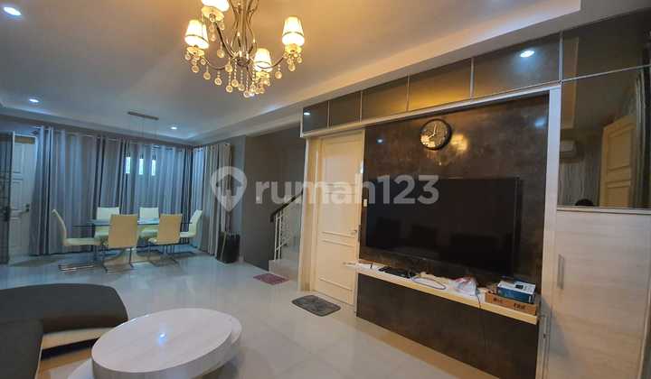 Disewakan / Dijual Rumah Cantik Di Lippo Cikarang Disewakan / Dijual Rumah Cantik Di Lippo Cikarang