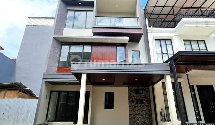 New Independent Building Ready-to-Occupy House in Atlanta Village Gading Serpong Cluster