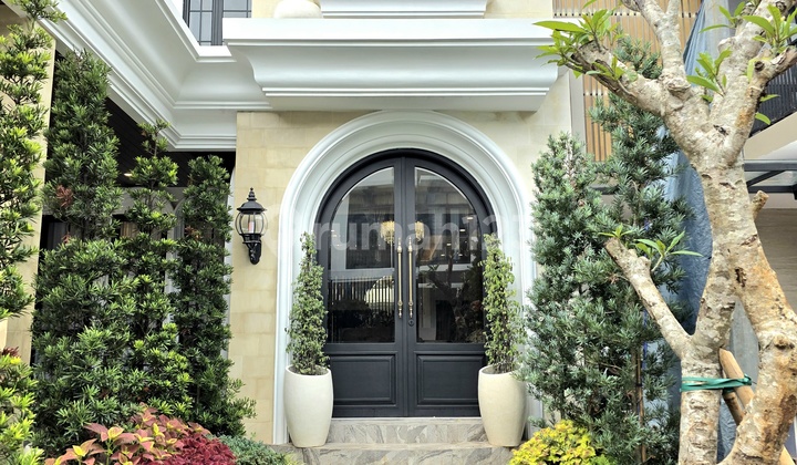 Beautiful Luxury Home, the Most Comfortable and Secure at Foresta Giardina, BSD City Beautiful Luxury Home, the Most Comfortable and Secure at Foresta Giardina, BSD City