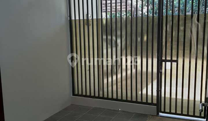 Rare and Move-In Ready House in the Icon Eternity Area, BSD City. 2