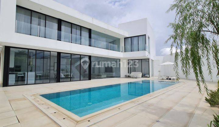 Ada Pool Rumah Mewah Kawasan Elit Di Bsd City Di Terrace Golf  1