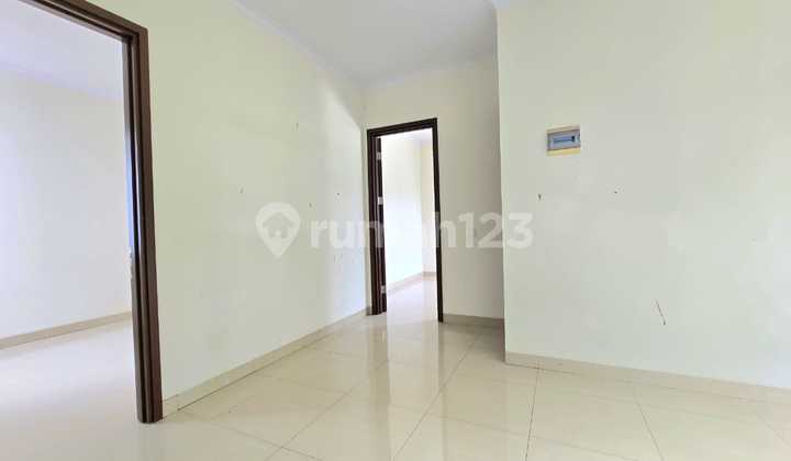 Neat, Clean, Strategic House, Facilities: Station, AEON Mall, The Icon Eternity BSD Modern Market.