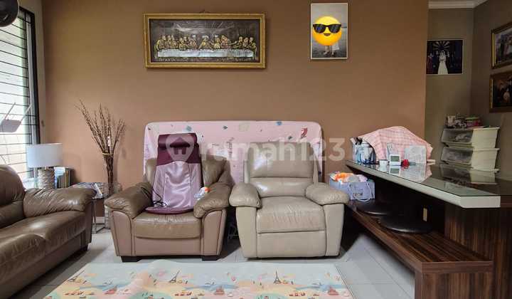 Di Jual Rumah Rapih Bersih Posisi Hook 2 Lantai Kencana Loka Sekt 12 Bsd City