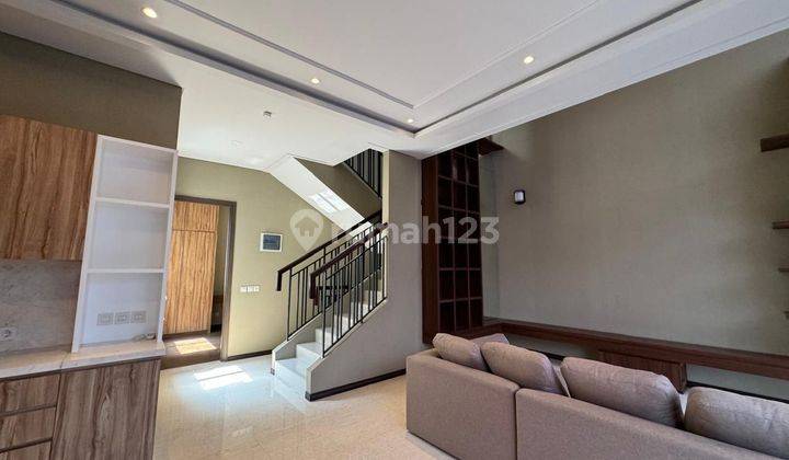 Apartemen elit rapih nyaman aman siap huni  The Smith Alam Sutera 
 1