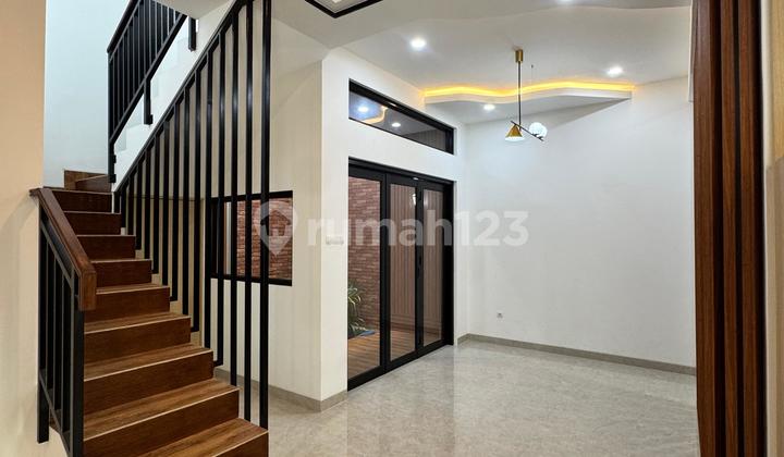 Rumah Bagus Modern Hoek Minimalis di Kencana Loka Bsd 2