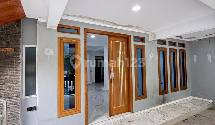 Rumah Jual Rugi 2 Lantai, di BSD Puspita Loka