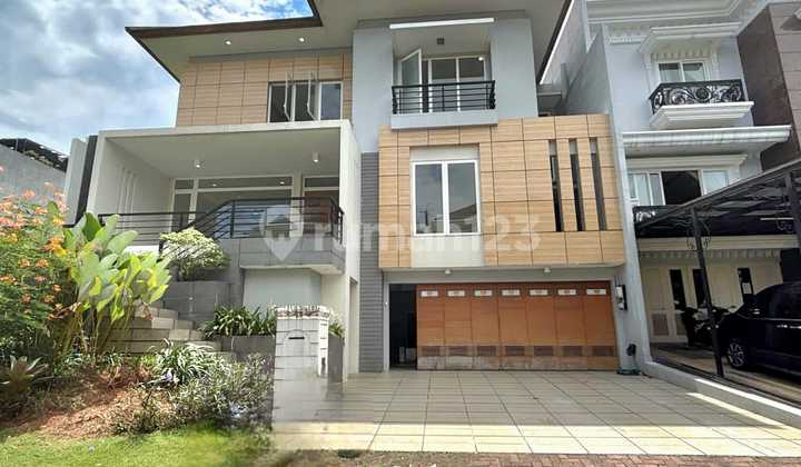 Luxurious House, Neat, Definitely Comfortable, Crown Gading Serpong Cluster Luxurious House, Neat, Definitely Comfortable, Crown Gading Serpong Cluster