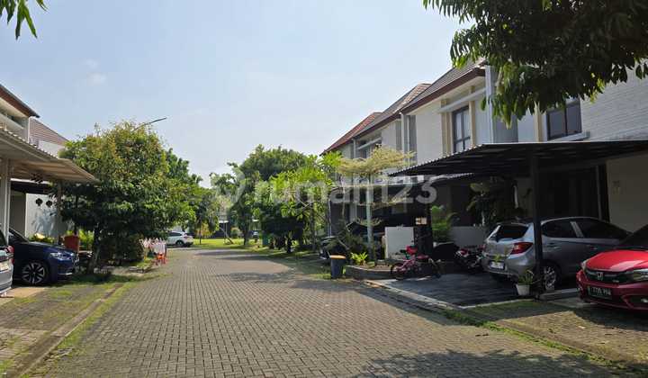 Comfortable Neat House Already Furnished Precious Eminent Bsd City