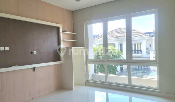 Rumah Mewah Rapih Sudah Pasti Nyaman Cluster Crown Gading Serpong 2