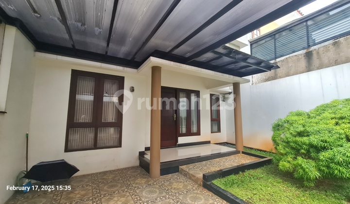 Nice ready-to-occupy house in Jagakarsa, South Jakarta 2