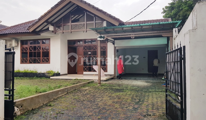 Disewakan Rumah Area Kemang bisa buat usaha.