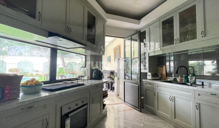 Rumah dengan Fasilitas Lapangan Golf Mini Daerah Cilandak Jakarta Selatan, 2