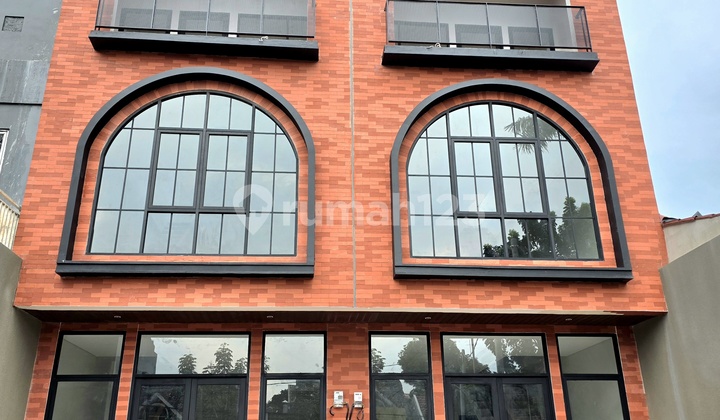 Ruko BSD Brand New 3 Lantai Hadap Jalan Raya.di Lokasi Strategis dan Ramai.dekat Exit Tol Rs dan Sekolah Ruko BSD Brand New 3 Lantai Hadap Jalan Raya.di Lokasi Strategis dan Ramai.dekat Exit Tol Rs dan Sekolah