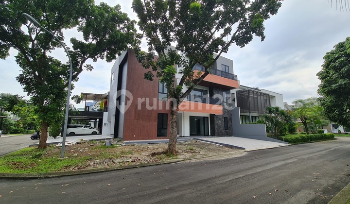 Brand New Standalone 3-Story House, Elevator, Fronting Sports Lounge, Semi-Furnished In Alam Sutera 1