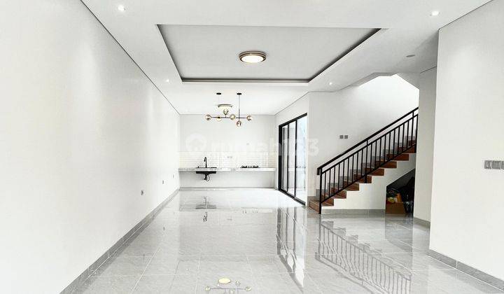 Rumah Brand New Bangunan Mandiri Griya Loka , Siap. Huni Lokasi Strategis, Dekat Exit Toll.dan Pasar Modern 2