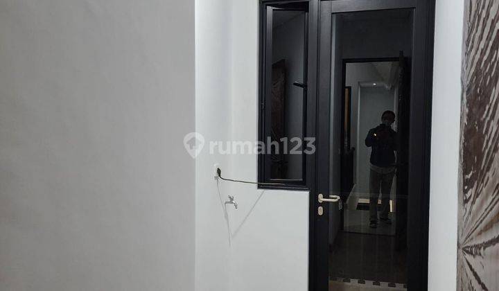 Rumah Masih Baru di Griya Loka Mewah Berkelas 2