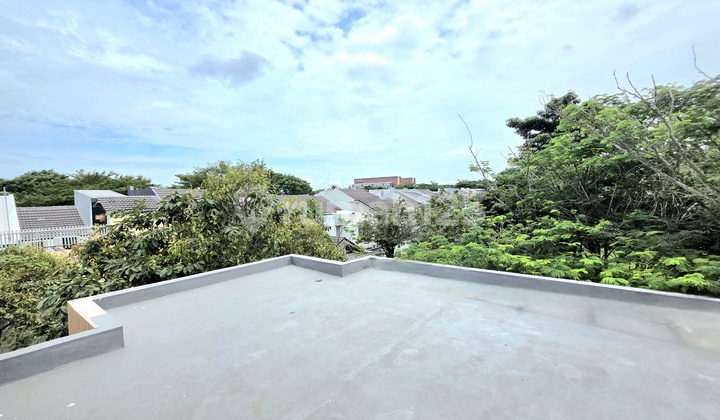 Brand new independent building house, 2.5 floors, rooftop, located in Icon Eternity near toll exit, Aeon Mall, Intermoda Modern Market, train station, Atmaya and Prasetya Mulia Universities. 2
