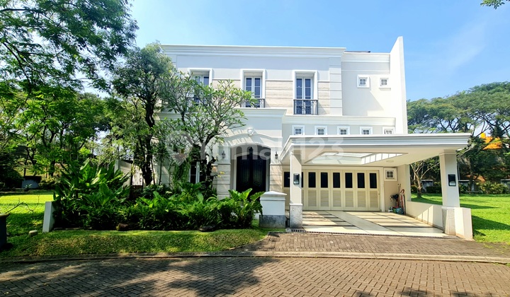Rumah Mewah Bangunan Mandiri, Semi.dettached,fully Furnished, High Spec Material,, Lokasi Strategis.di Foresta Bsd 1
