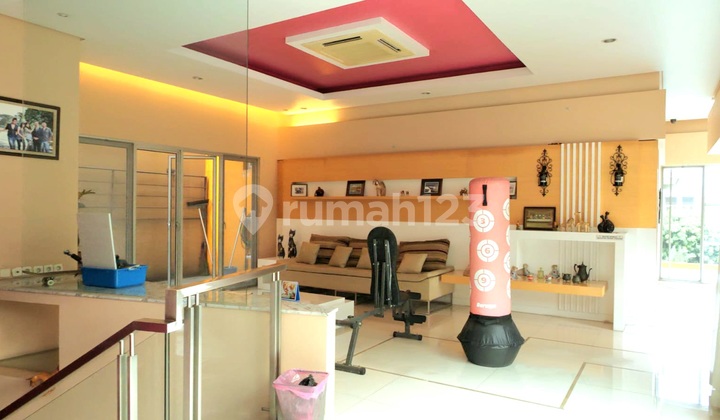 Rumah Bangunan Siap Huni Mandiri.2.5 Lantai Furnished.di Alam Sutera Lay Out Maksimal Dekat Exit Tol, Mall Alam Sutera 2