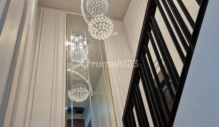 Rumah Cantik 3 Lantai Mewah, Fully Furnished, Design Interior  Di The Zora Kimora Bsd City 2