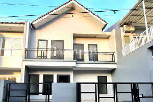 Brand New House in Kencana Loka, Clean, Nice, Neat. Brand New House in Kencana Loka, Clean, Nice, Neat.