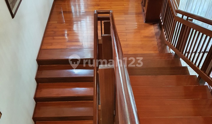 Rumah Hoek Terawat Kokoh di Teras Golf, BSD Bukit Golf Rumah Hoek Terawat Kokoh di Teras Golf, BSD Bukit Golf