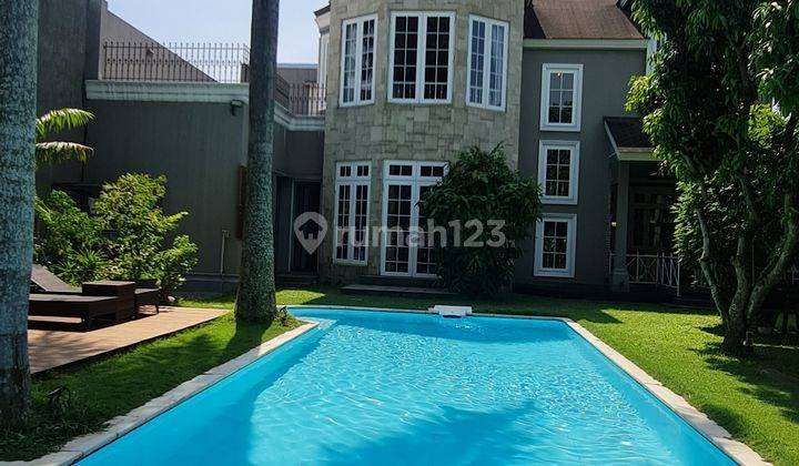 Rumah Mewah Classic European Style Terrace Golf Bsd City, Swimming Pool, Lay Out Maksimal 1