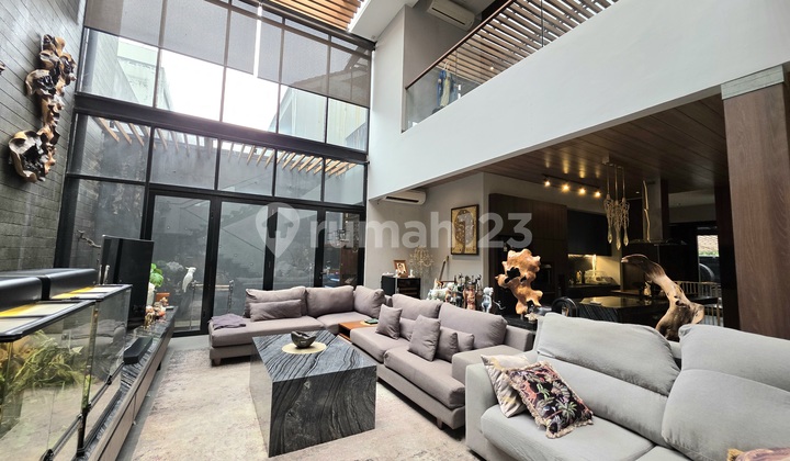 Rumah Mewah Tropical Modern , High Ceiling, Siap Huni, Design Interior.di. Alam Sutera , Lokasi Strategis