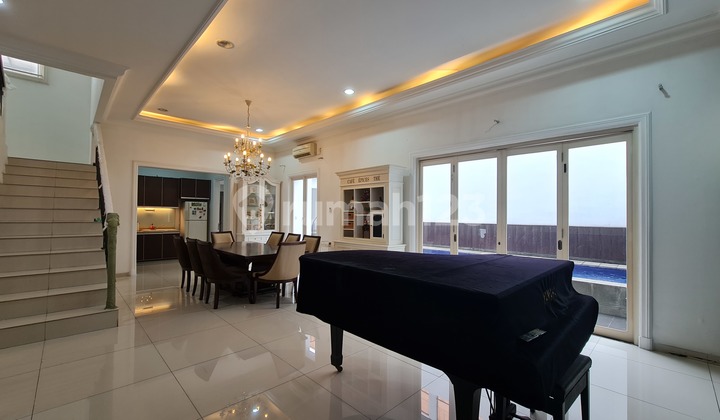 Rumah Provence Park Land Bsd City , Swimming Pool, Siap Huni Rapi, Lay Out Maksimal 2