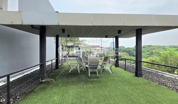 Rumah Bangunan Mandiri View Danau di The Spring Gading Serpong, Ex Art Gallery, Spacious Layout, Lokasi Strategis 2