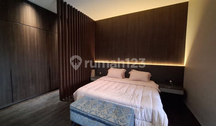 Rumah Brand New, Semi Furnished, Bangunan Mandiri 3 Lantai Hadap Timur Di Alam Sutera Dekat Exit Tol 2