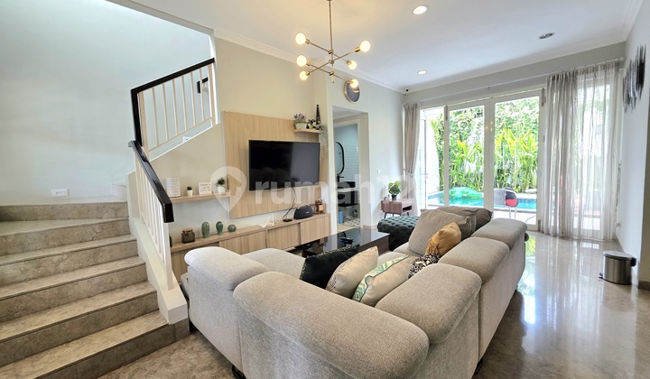 Rumah Furnished Cantik Siap Huni Dilengkapi.dengan Swimming Pool Di Savia Bsd City, Dekat Exit Tol, Pasar Modern, Sekolah Al Azhar, St Ursula  1