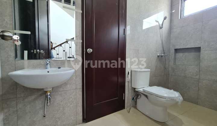 Modern Design House In Icon Cluster Cosmo Bsd City