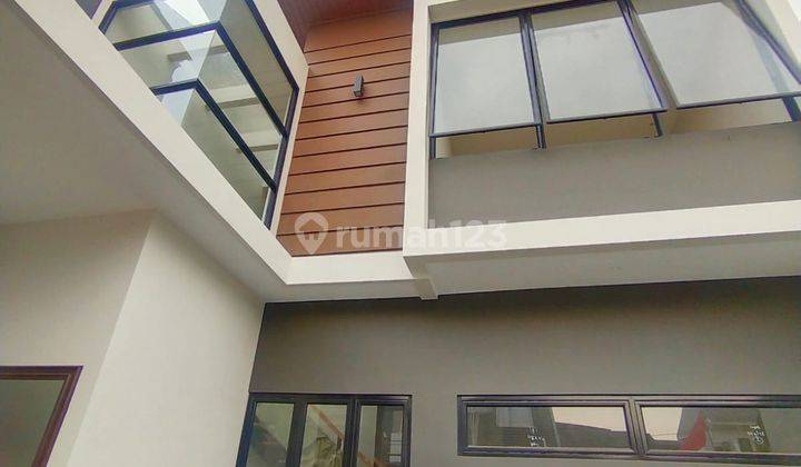 Rumah Bangunan Baru Modern Minimalis di Nusaloka BSD City 1