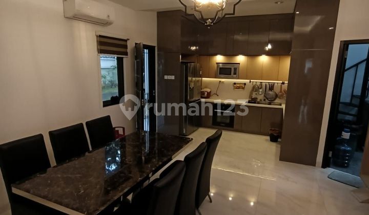 Hoek House Independent Building Lavender Gading Serpong Cluster