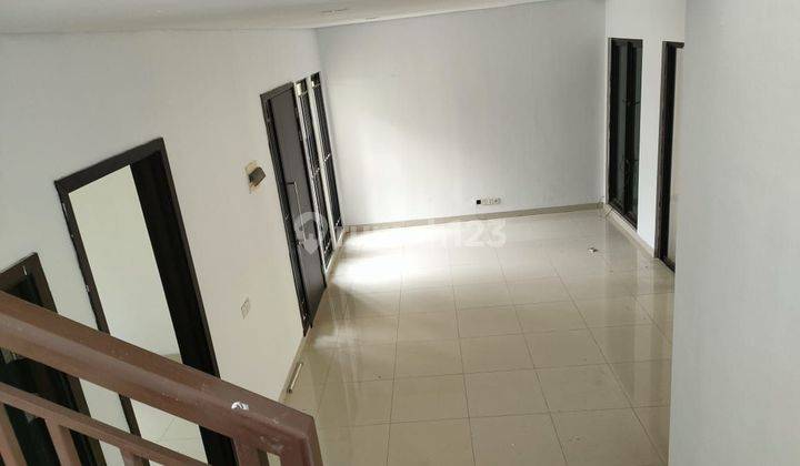 Rumah Rapih Cantik di Cluster Illustria Eminent Bsd City 1