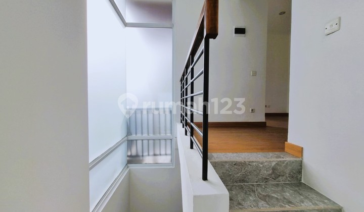 Rumah Cantik Strategis Di The Icon Cosmo Bsd City 2