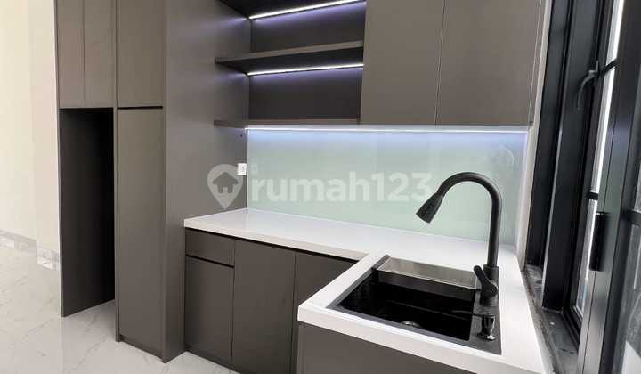 Rumah Baru Klasik Minimalis Di Kencana Loka Bsd City 2