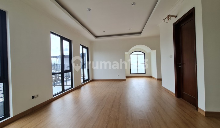 Brand New Classic Luxury Design House In Icon Cosmo Bsd City