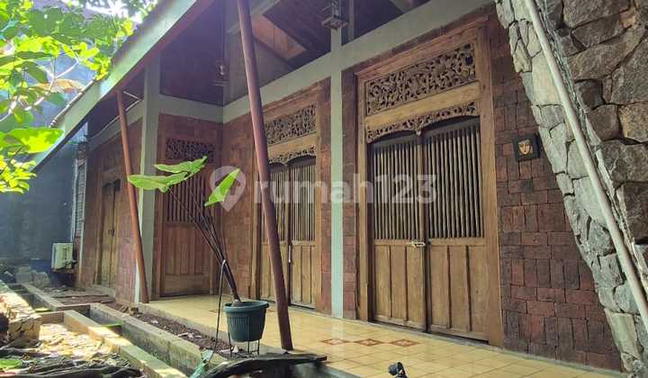 Rumah Asri Klasik Di Puspita Loka Bsd City