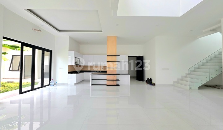 Rumah Mewah Ber fasilitas Pribadi di Puspita Loka Bsd City 2