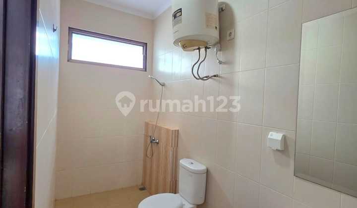 Beautiful Neat House at The Icon Cluster Ritzone Bsd City 2