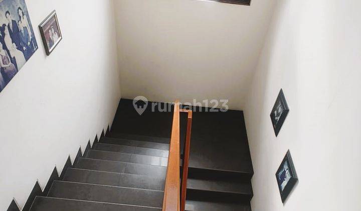 Rumah Tanah Luas Siap Huni Exclusive Bsd City - Versailles, Tangerang 1