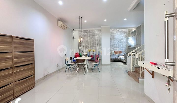 Semi-furnished house in Menaggio - Paramount Gading Serpong 2