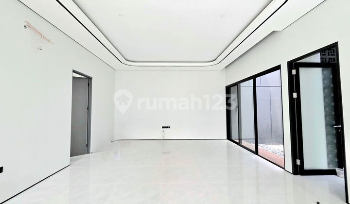 Nice Independent Building House in BSD Eminent 2