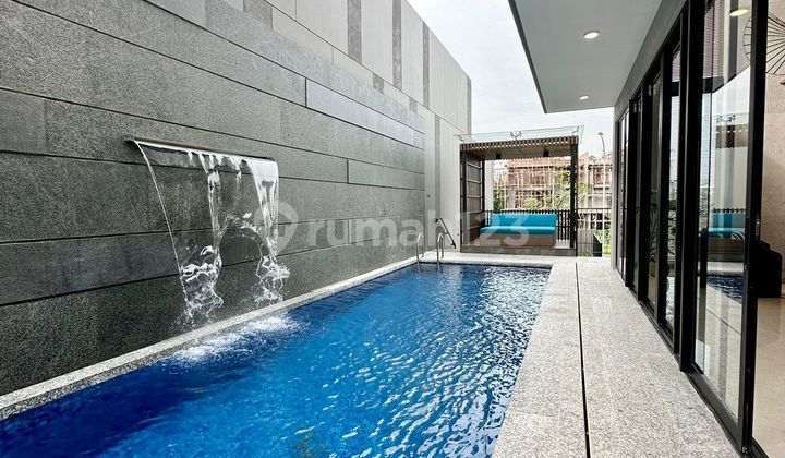 Furnished House with Swimming Pool Layton Hook Navapark BSD City 2