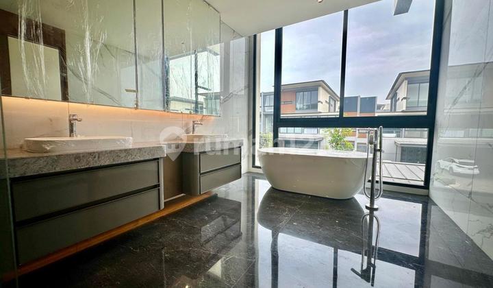 Luxurious 15 Wide House Lyndon Nava Park - BSD